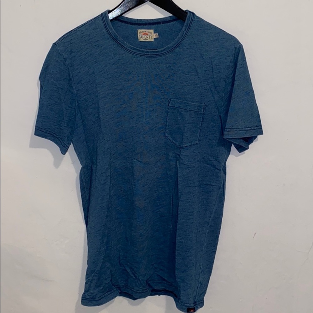 Faherty Medium Wash Indigo Single Pocket T…